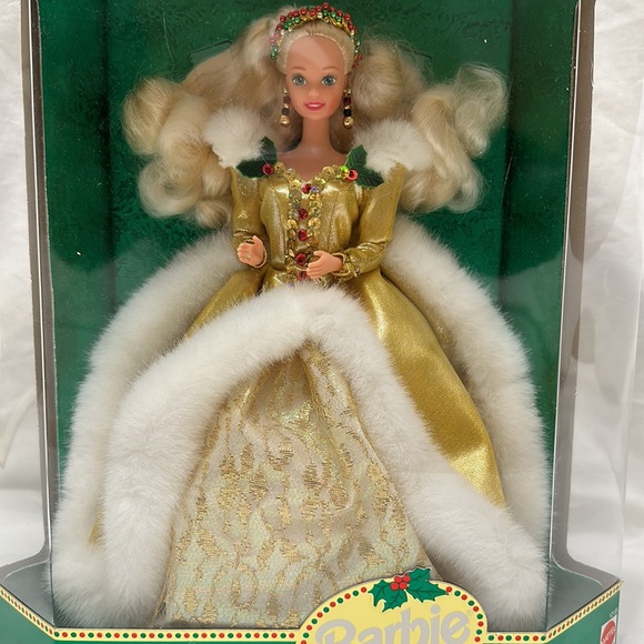Happy Holidays Barbie - Picture 3 of 12